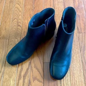 Women’s Clarks black leather boots. Size 9.5